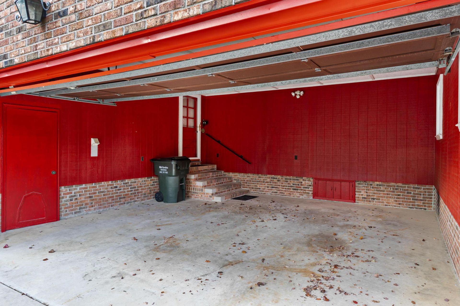 820 Barrington Drive Photo 32