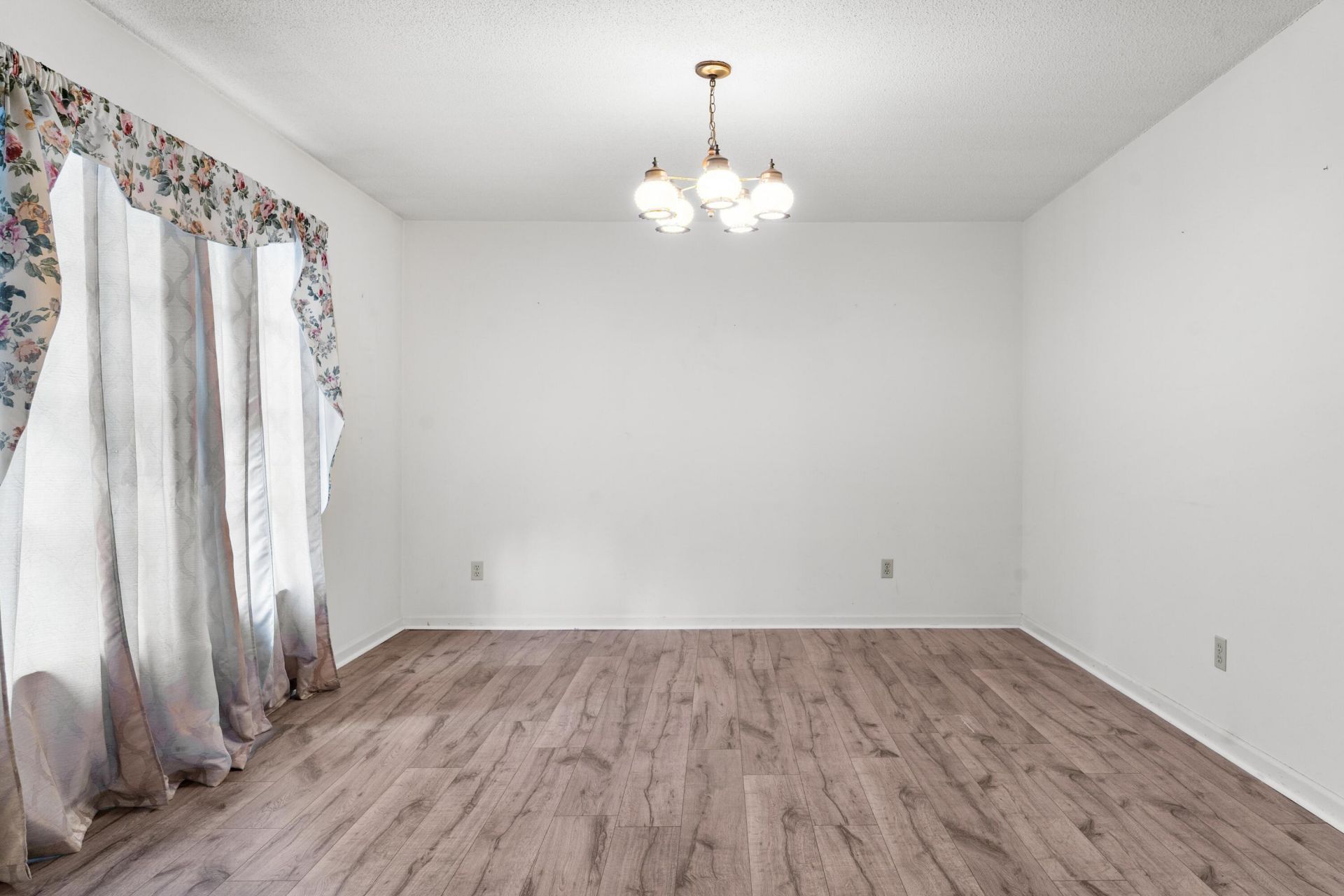 820 Barrington Drive Photo 8