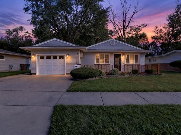 7 E Rocket Circle , Park Forest, IL 60466