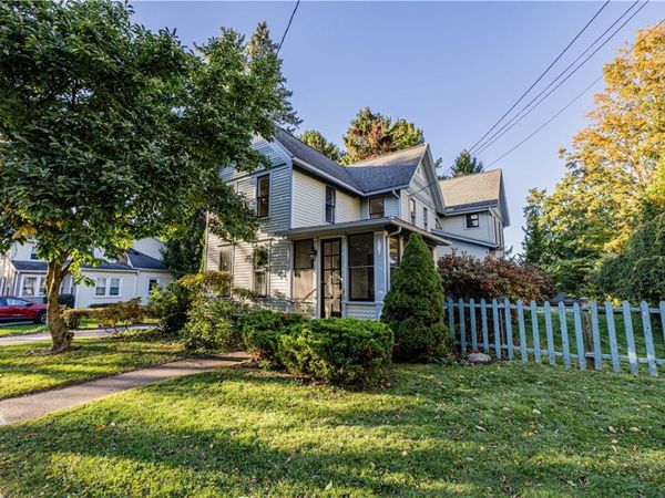 104 Roselawn Avenue , Fairport, NY 14450