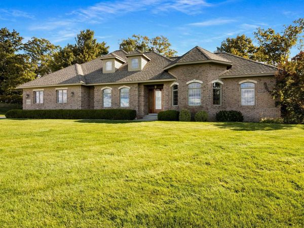 15728 Merlot Drive, Traverse City, MI 49686