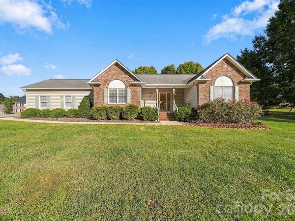 1119 Edgefield Lane , Newton, NC 28658