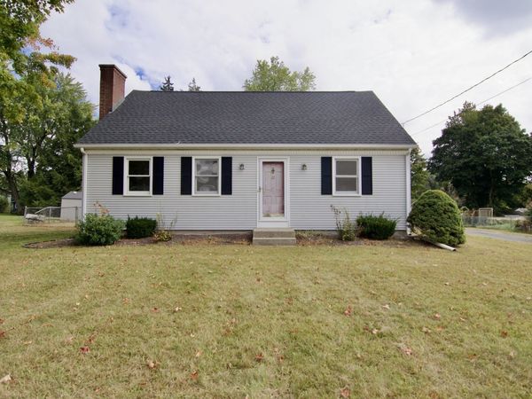 21 Carmel Ln, Agawam, MA 01030