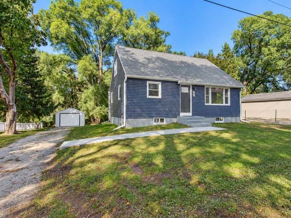 2115 E River Road NE, Rochester, MN 55906