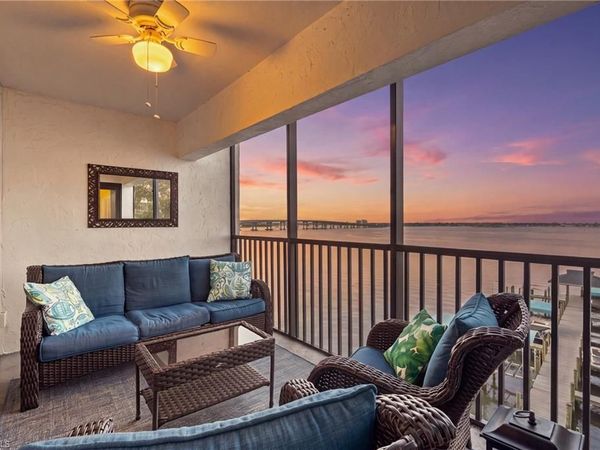 2711 1st ST, Unit 403, FORT MYERS, FL 33916