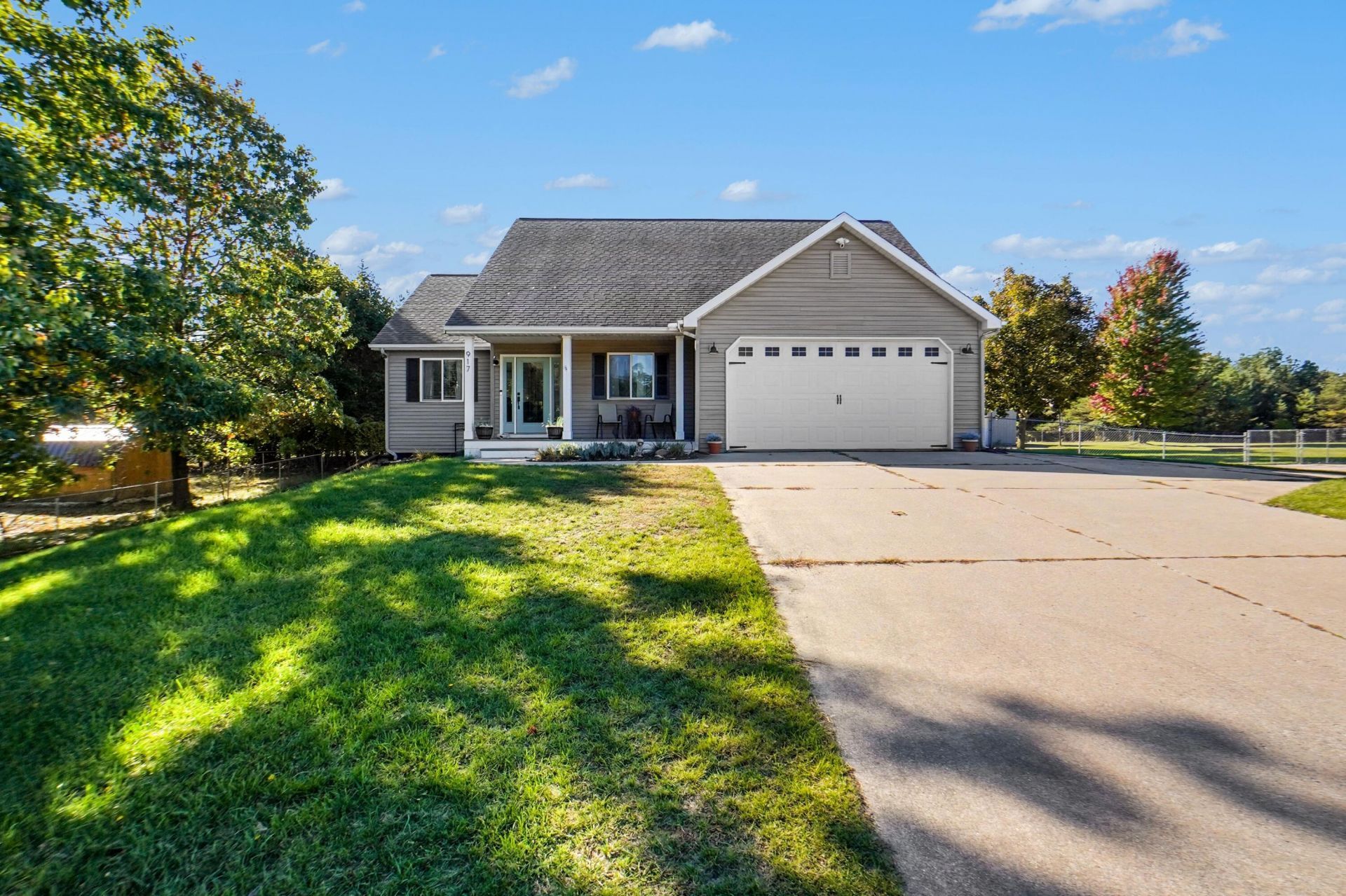 917 N Cherry Street, Evart, MI 49631 Main Photo