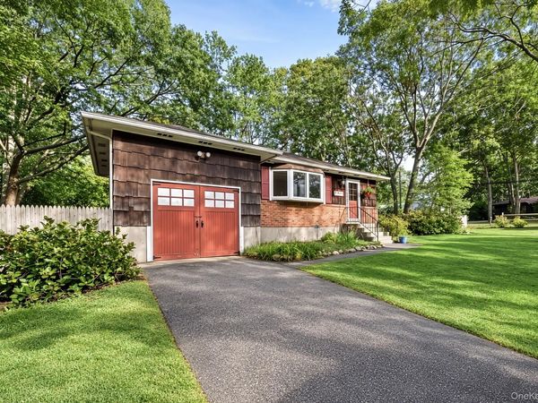 2 Easterly Road, Hampton Bays, NY 11946