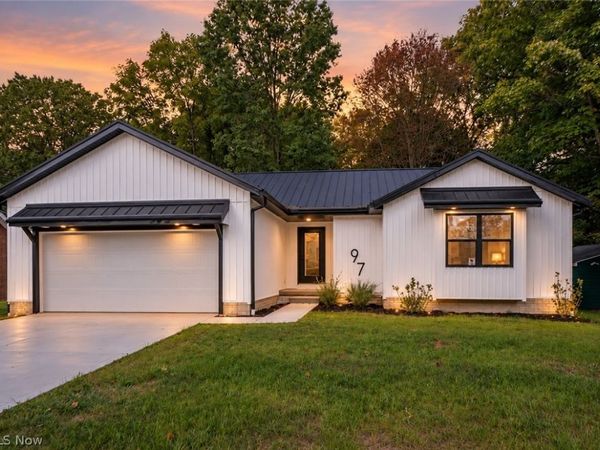 97 Nottingham Street, Tallmadge, OH 44278