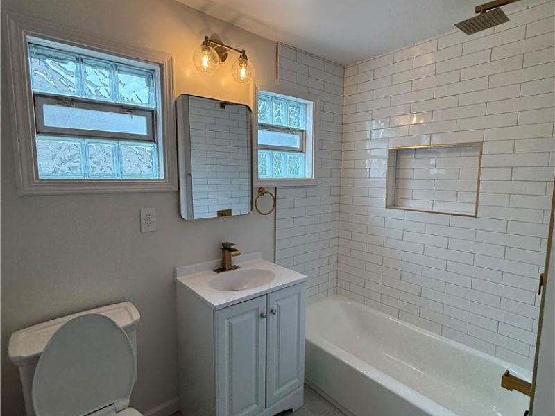 724 E 341st Street, Eastlake, OH 44095 Photo 4