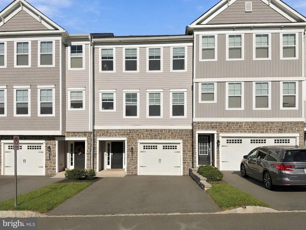 108 HARLAND AVENUE , ROYERSFORD, PA 19468