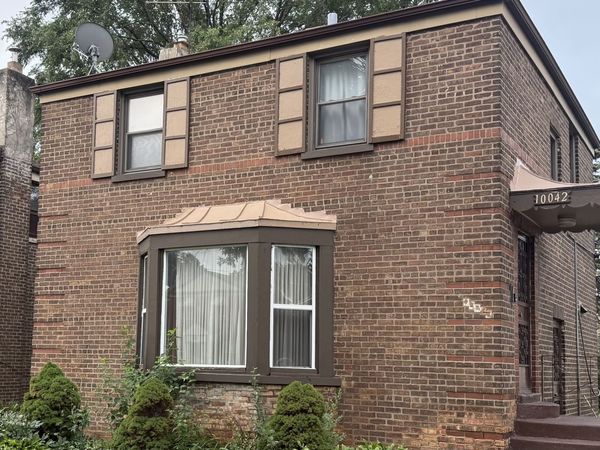 10042 S Luella Avenue, Chicago, IL 60617