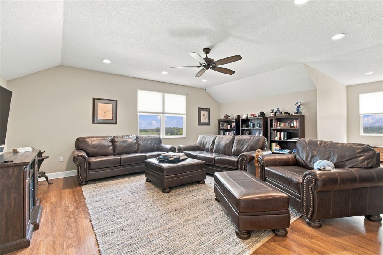 16705 Hilltop Horizons Place, Dade City, FL 33523 Photo