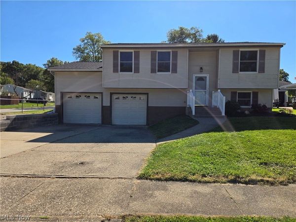 1025 Sunnywood Lane , Ravenna, OH 44266