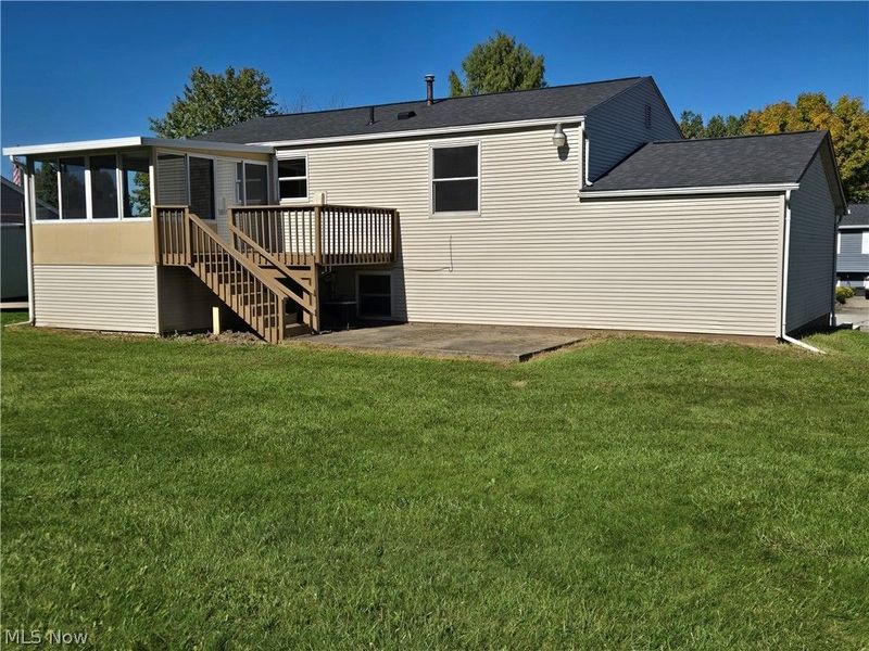 1025 Sunnywood Lane, Ravenna, OH 44266 Photo 2