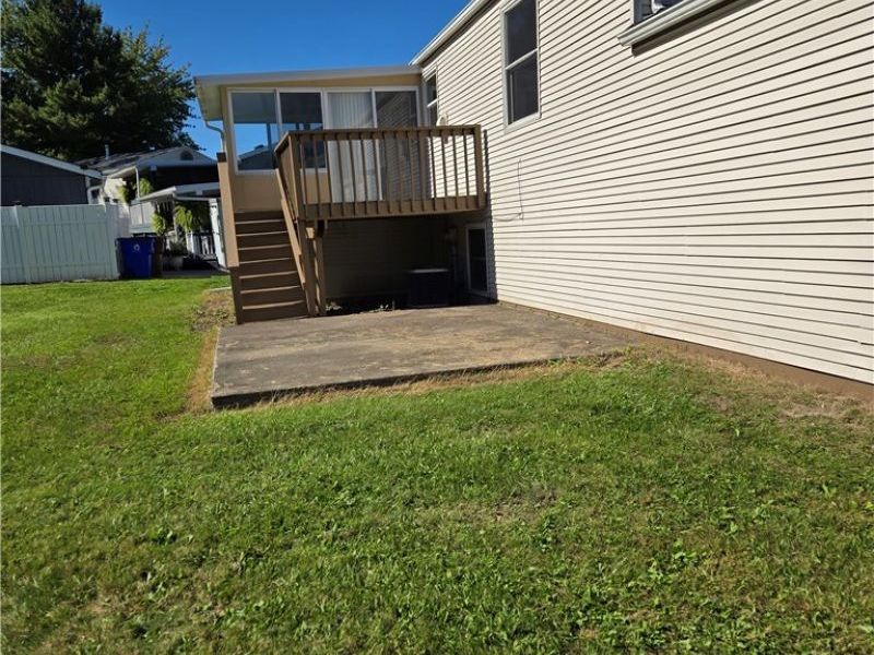 1025 Sunnywood Lane, Ravenna, OH 44266 Photo 3