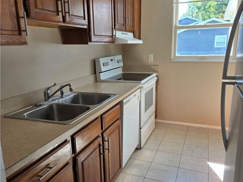 1025 Sunnywood Lane, Ravenna, OH 44266 Photo 7