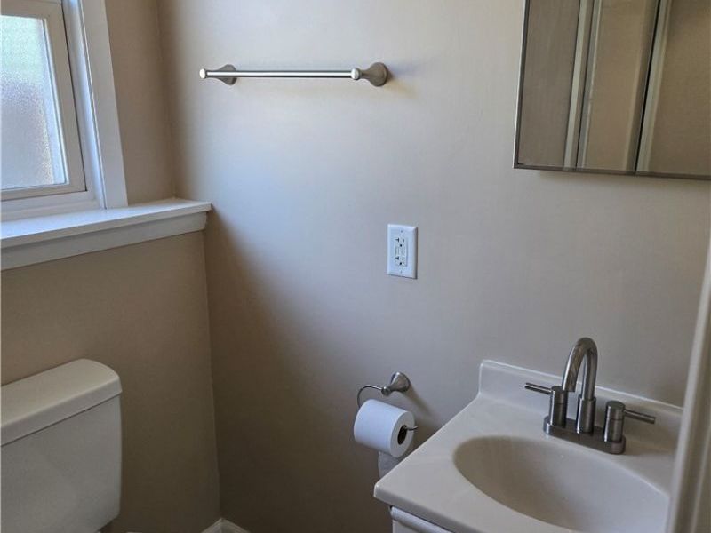 1025 Sunnywood Lane, Ravenna, OH 44266 Photo 9