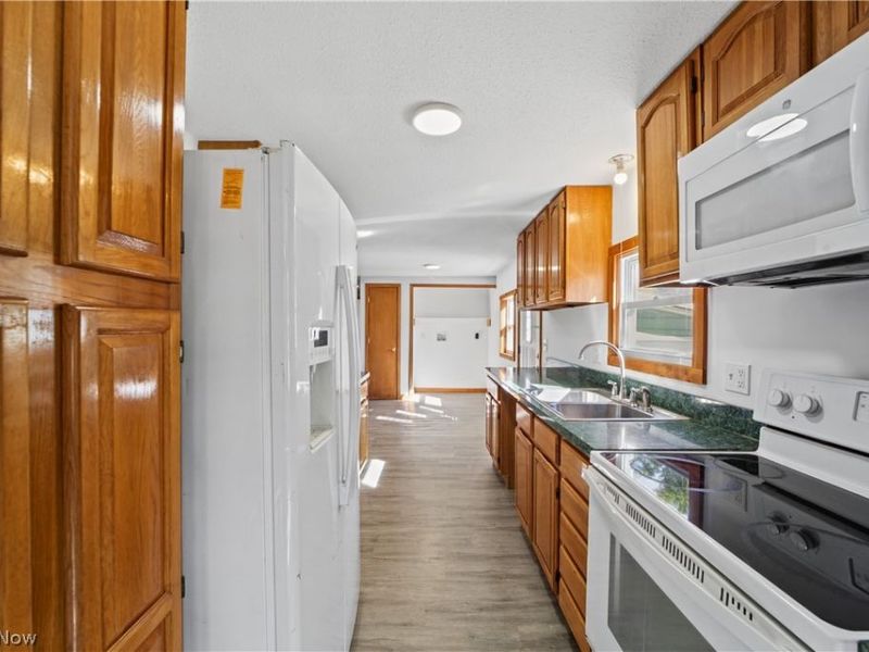 104 Pike Court , Lagrange, OH 44050 Photo 10