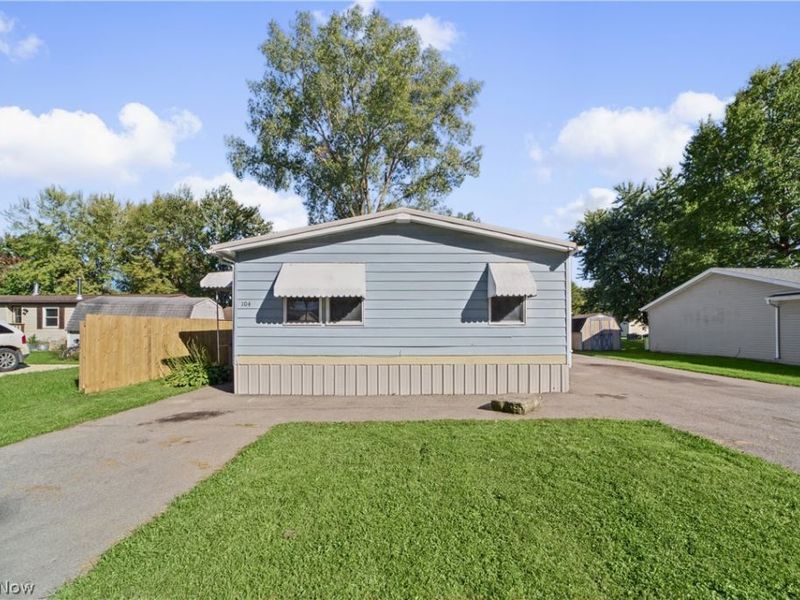 104 Pike Court , Lagrange, OH 44050 Photo 3
