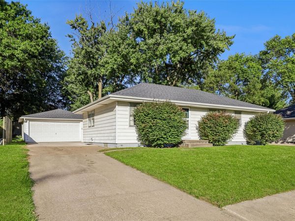 405 N 10th Street, Indianola, IA 50125