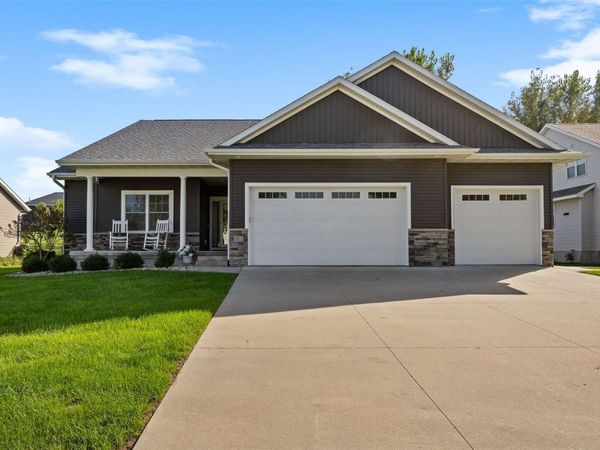6415 Ushers Ridge Drive NE, Cedar Rapids, IA 52411
