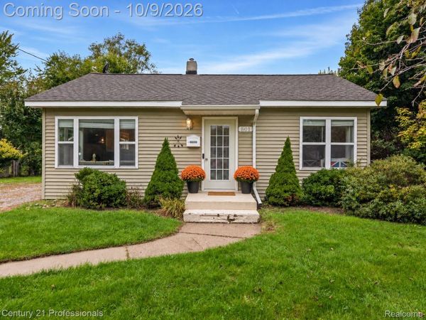 801 Forest Drive, Fenton, Mi 48430