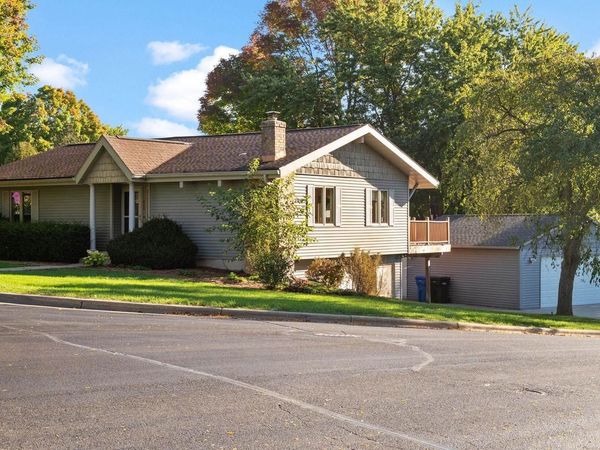 100 Valley View Court, Verona, WI 53593