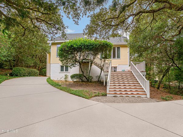 579 Coral Ridge Road , Pine Knoll Shores, NC 28512