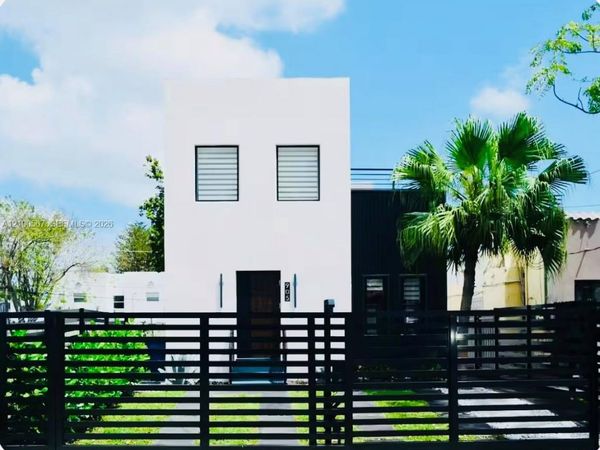 905 SW 13th Ct , Miami, FL 33135