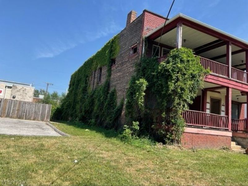 945 E 150th Street, Cleveland, OH 44110 Photo 2