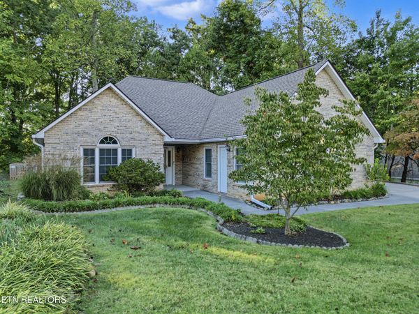937 Saint Johns Drive, Maryville, TN 37801