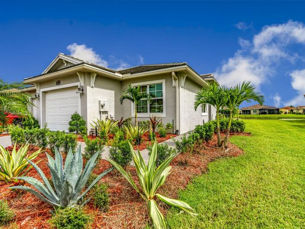 27099 SW Viterbo Way, Port St. Lucie, FL 34986