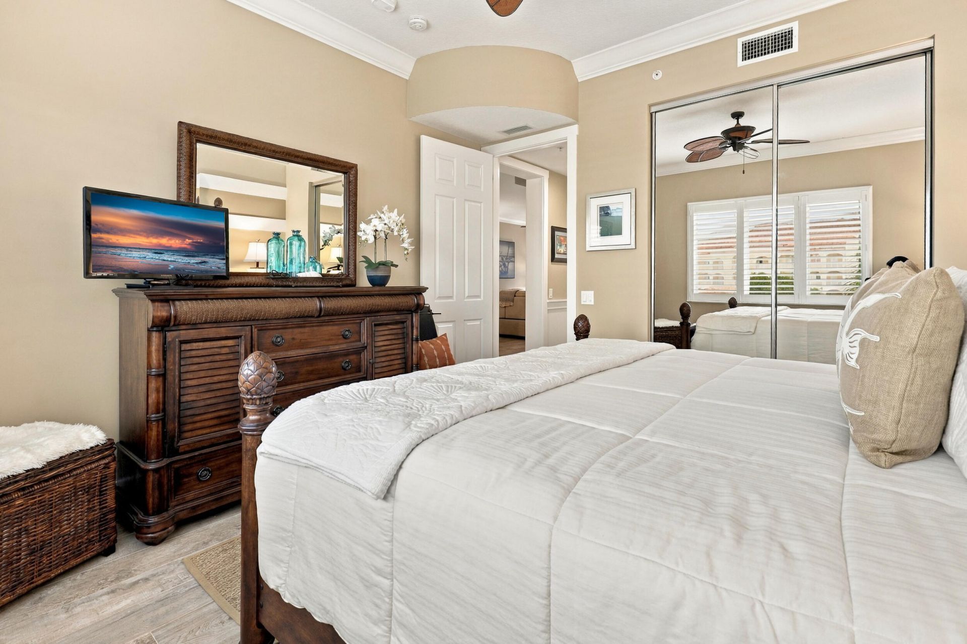 16 Harbour Isle Drive W, Unit 306, Fort Pierce, FL 34949 Photo