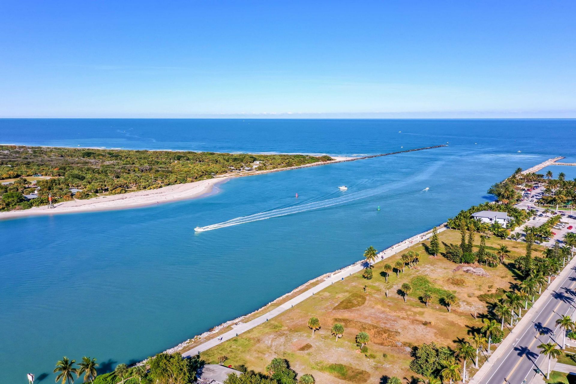 16 Harbour Isle Drive W, Unit 306, Fort Pierce, FL 34949 Photo