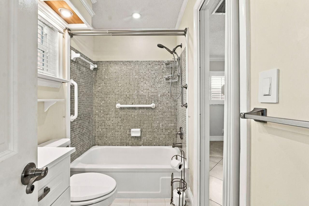 1707 SW 18th Street, Boynton Beach, FL 33426 Photo