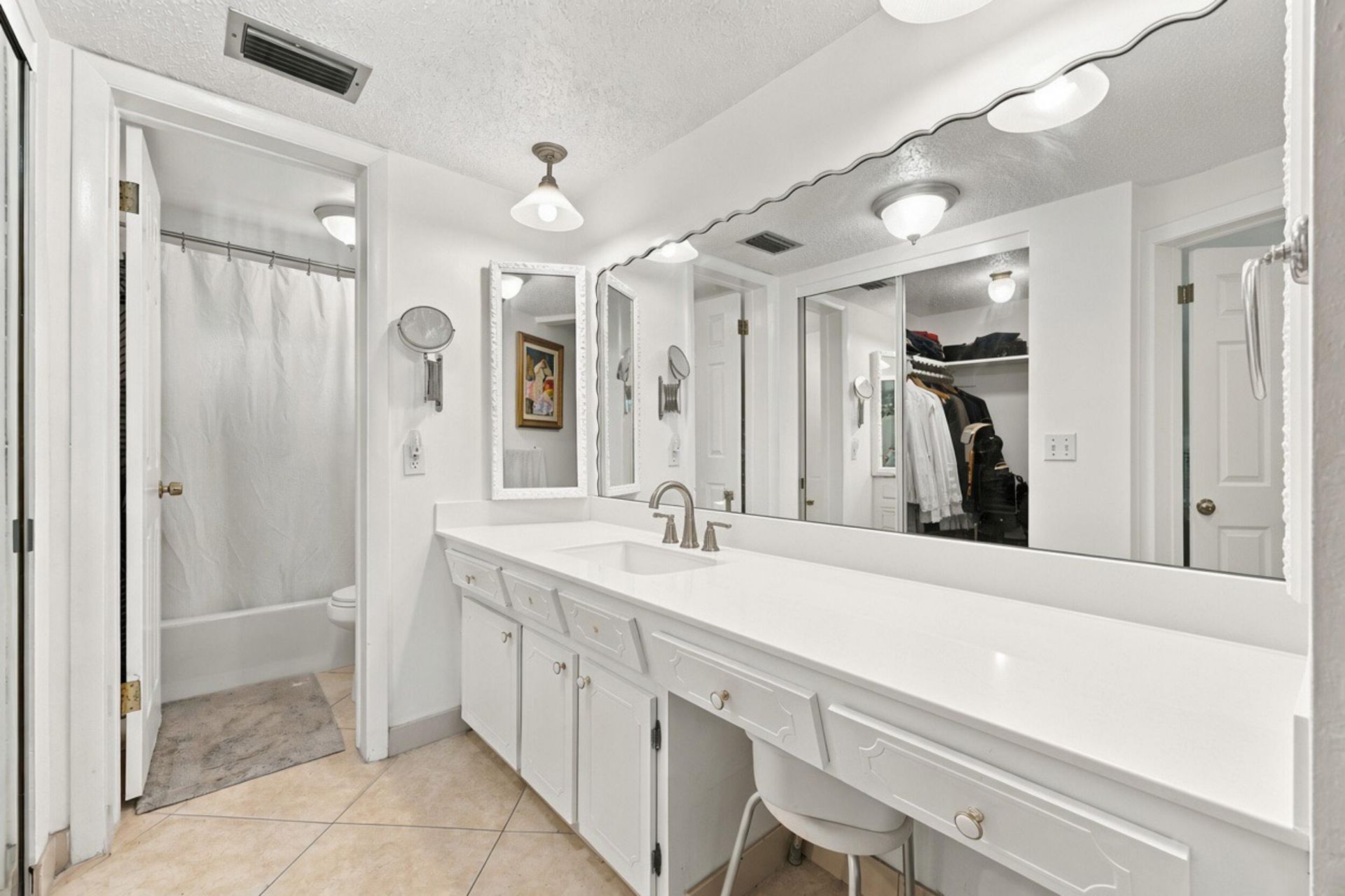 3940 NW 42nd Avenue, Unit 313, Lauderdale Lakes, FL 33319 Photo