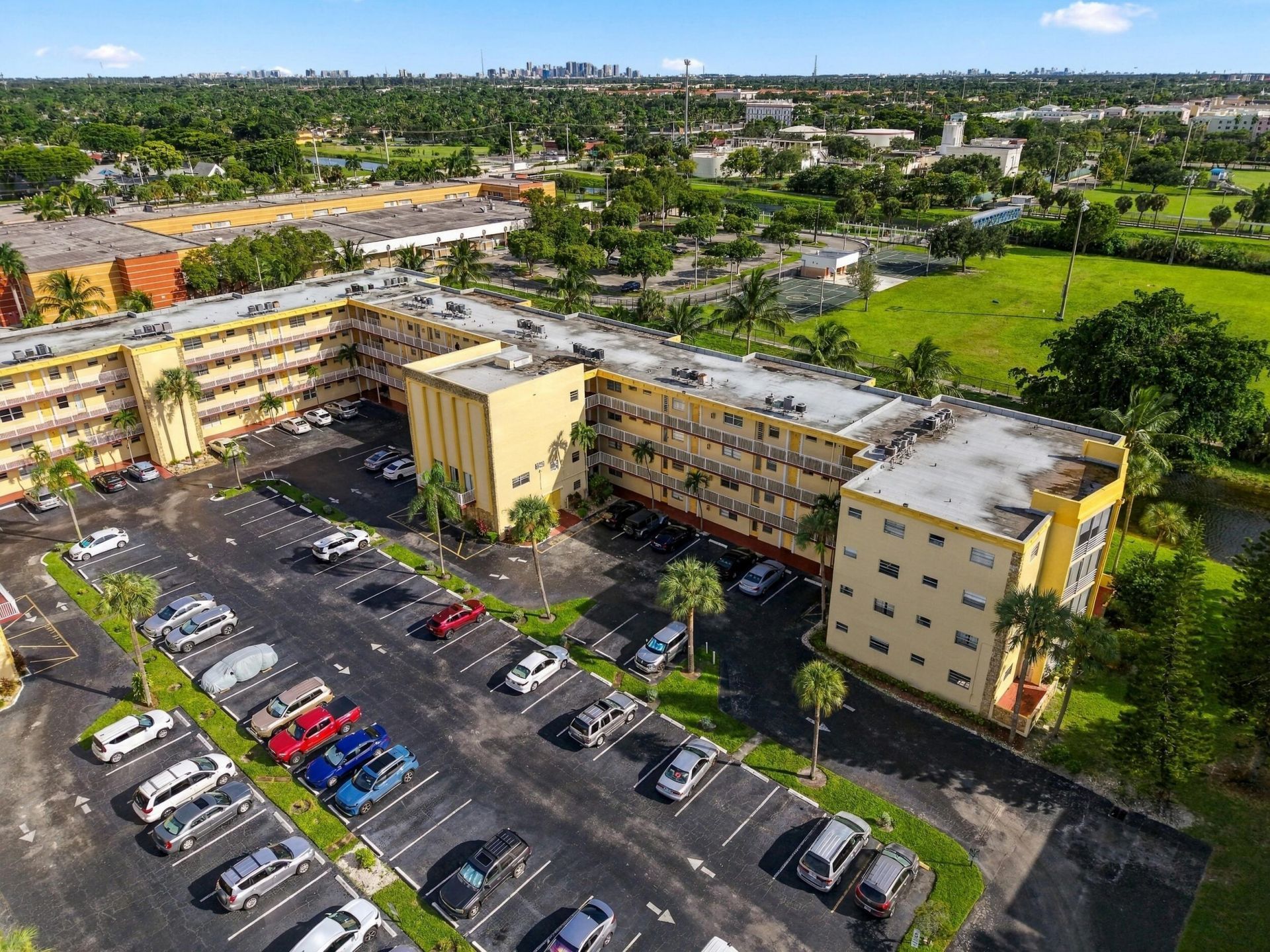 3940 NW 42nd Avenue, Unit 313, Lauderdale Lakes, FL 33319 Photo