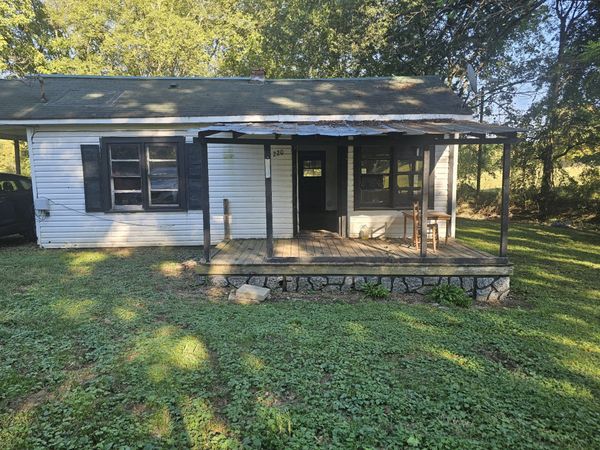 220 Oak St , Iron City, TN 38463