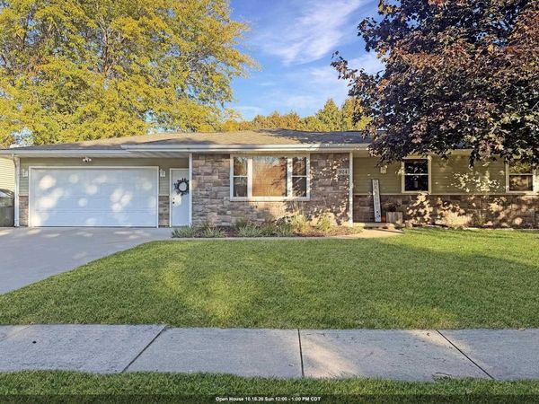 924 LAUREL LANE, Kaukauna, WI 54130
