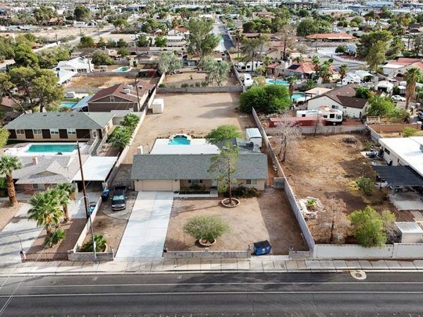 5855 W Oakey Boulevard, Las Vegas, NV 89146