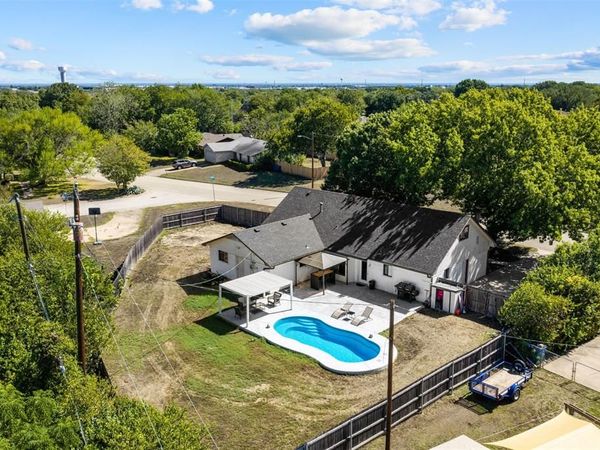 128 E Johnson Street, Hewitt, TX 76643