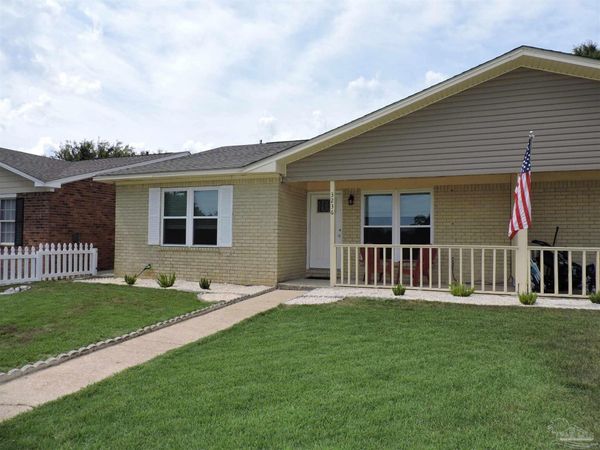 3236 Santa Rosa Dr, Gulf Breeze, FL 32563