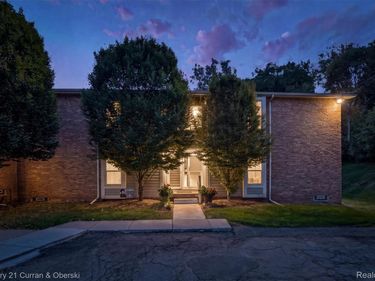 735 Randolph Street, Unit 121, Northville, Mi 48167