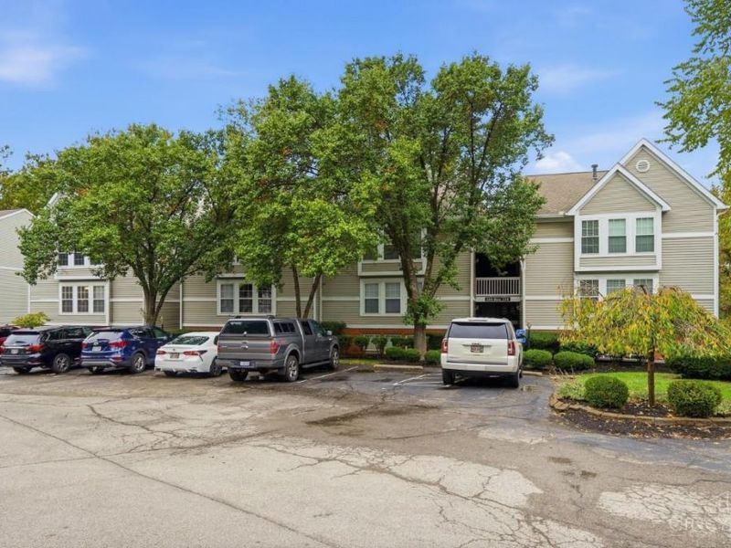 130 High Ridge Court, Unit 2, Fairfield, OH 45014 Photo 3