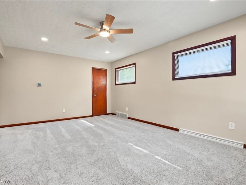 483 17th Street NW, Barberton, OH 44203 Photo 5
