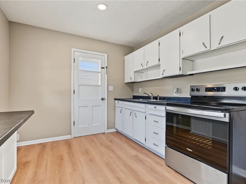 483 17th Street NW, Barberton, OH 44203 Photo 8
