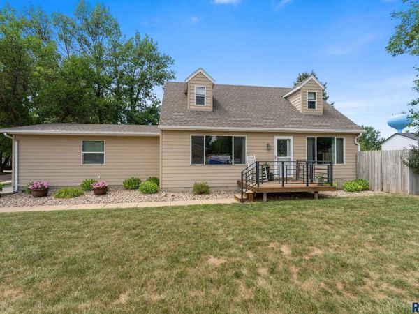 4516 E Belmont St, Sioux Falls, SD 57103