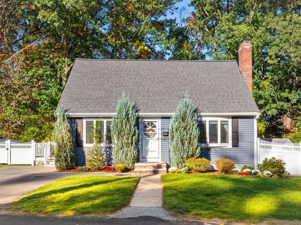 2 Chestnut Rd, Burlington, MA 01803