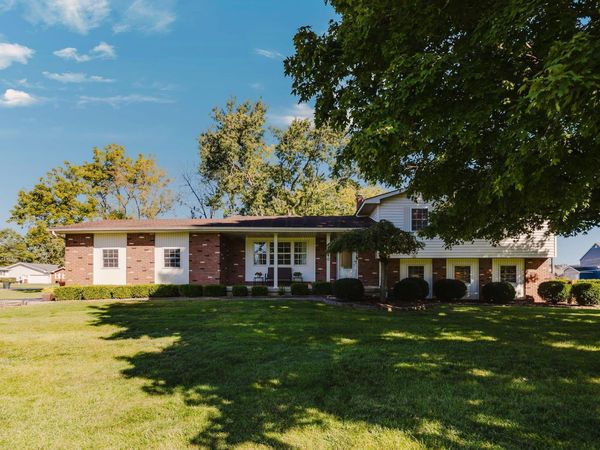 4040 Chancellor Drive , Grove City, OH 43123