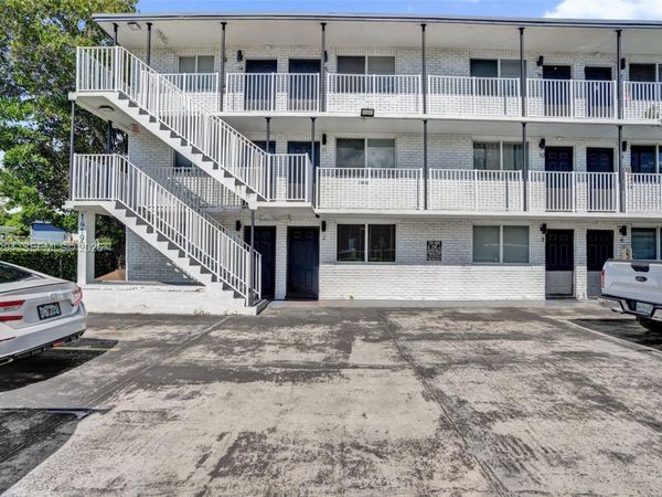 14190 W Dixie Hwy , Unit 2, North Miami, FL 33161